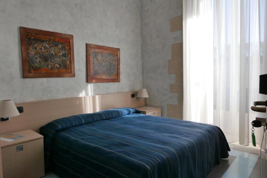 סירקוזה Archimede Vacanze B&B מראה חיצוני תמונה